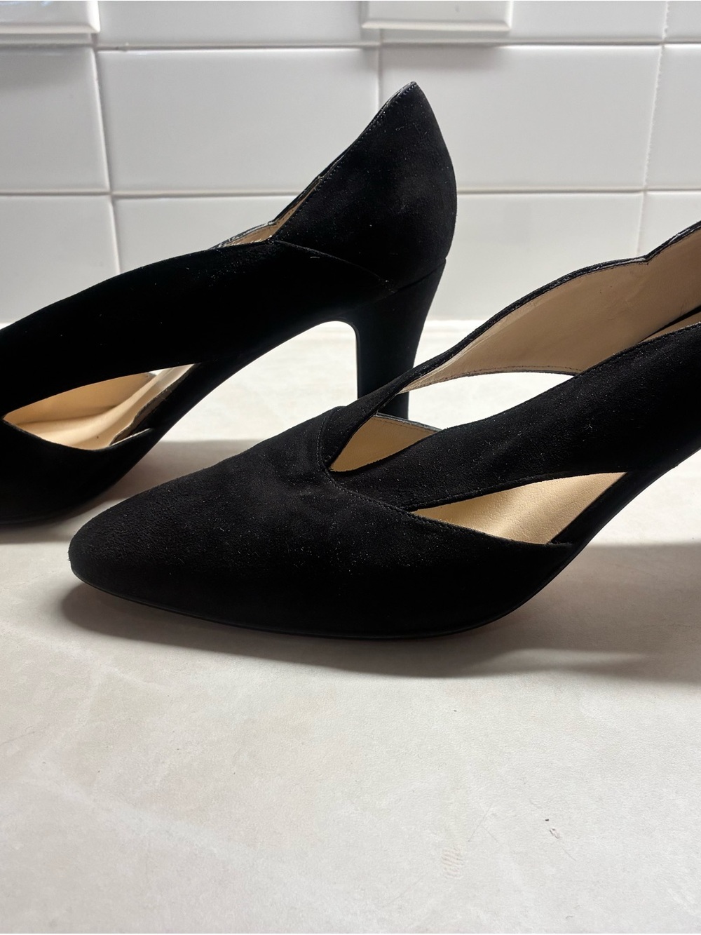 Suede Classic Black  Pointed-Toe Women’s Pumps